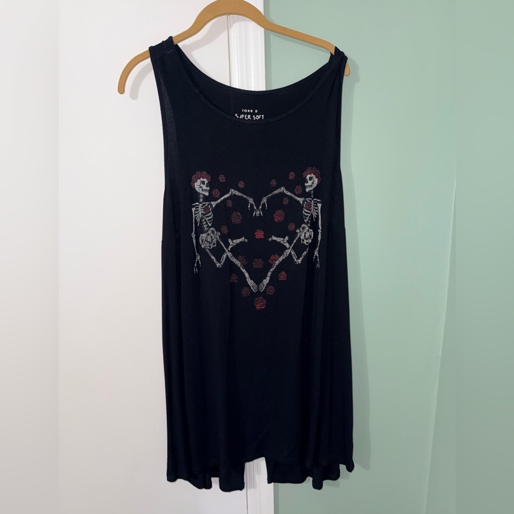 Torrid Black Skeleton Heart Tank Top